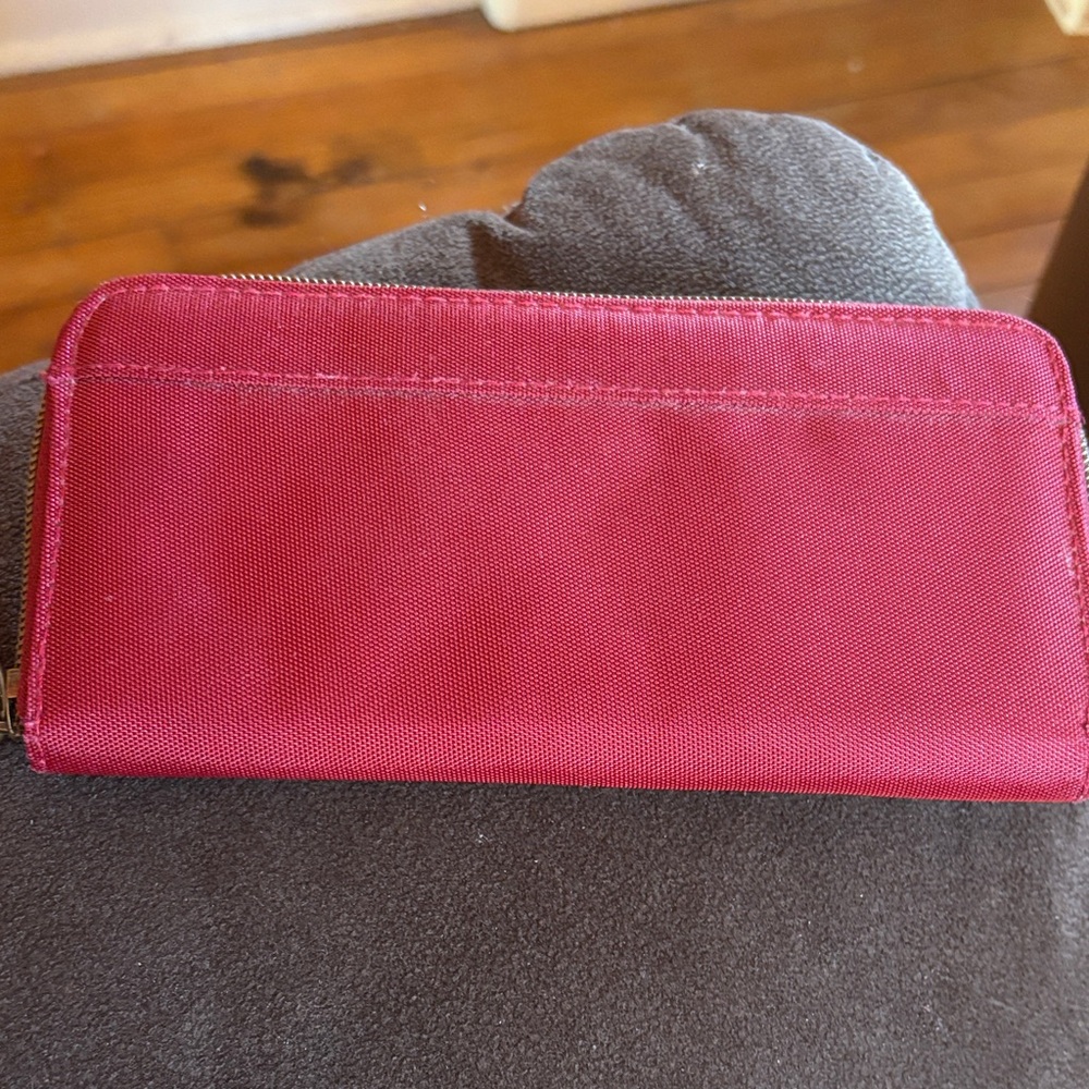 Travelon Crimson Wallet